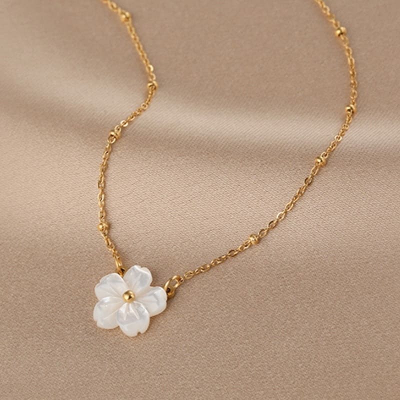 Love is Blooming - 18K Gold Plated Necklace