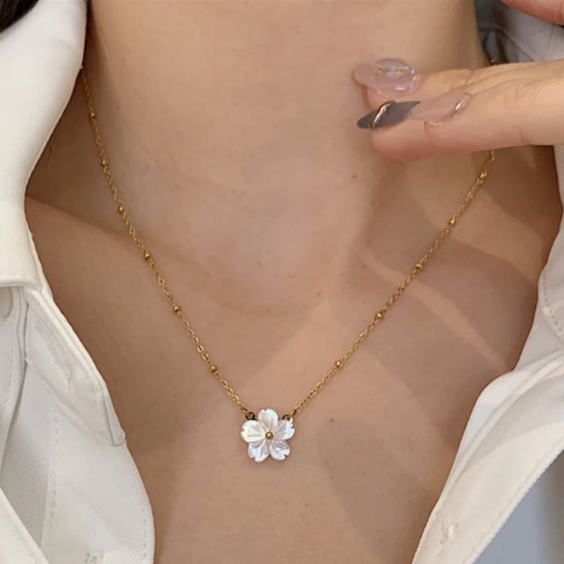 Love is Blooming - 18K Gold Plated Necklace