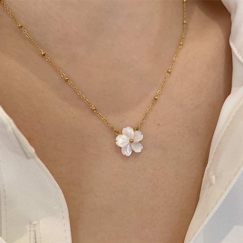 Love is Blooming - 18K Gold Plated Necklace